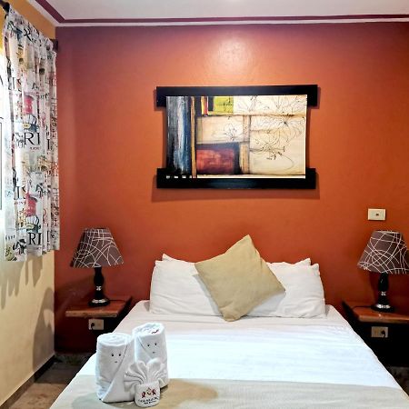 Hotel Casa Mallorca Канкун Экстерьер фото
