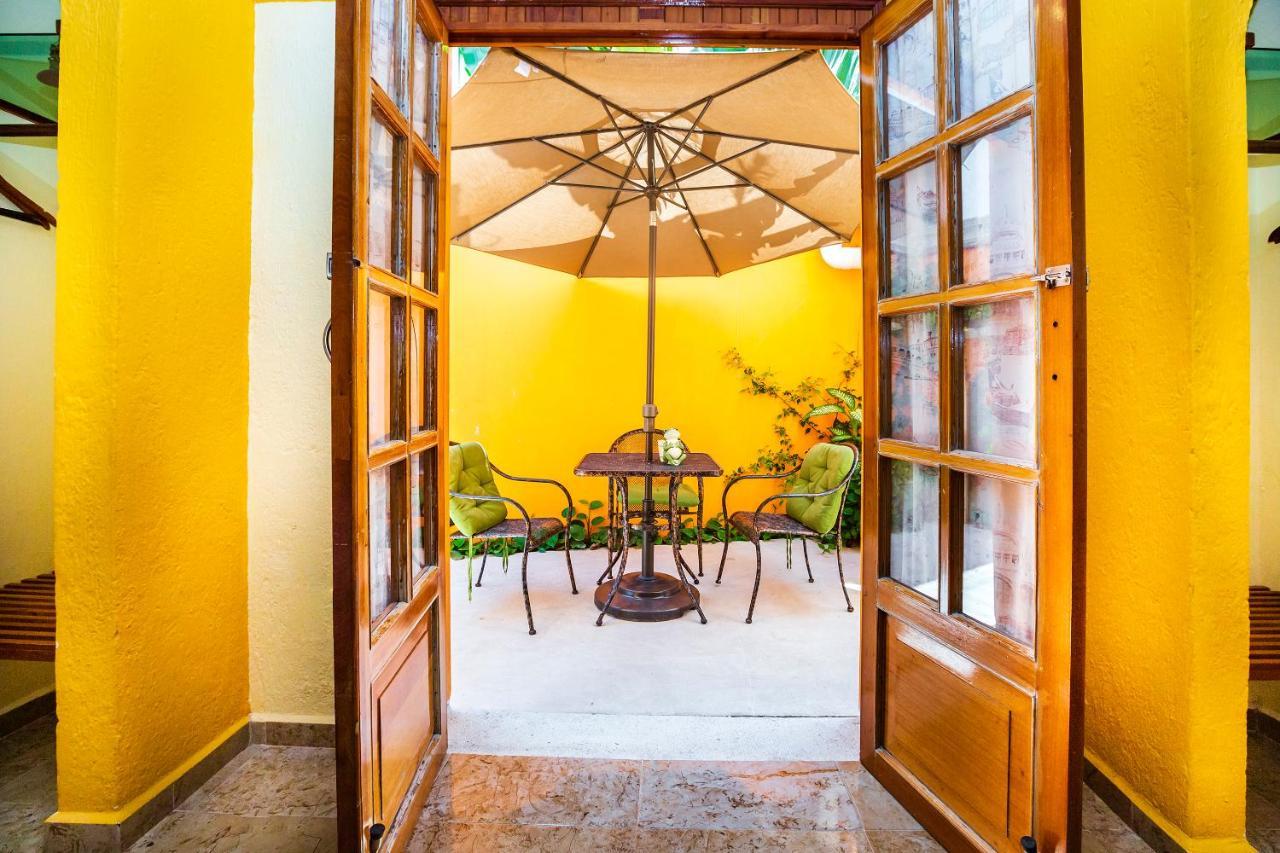 Hotel Casa Mallorca Канкун Экстерьер фото