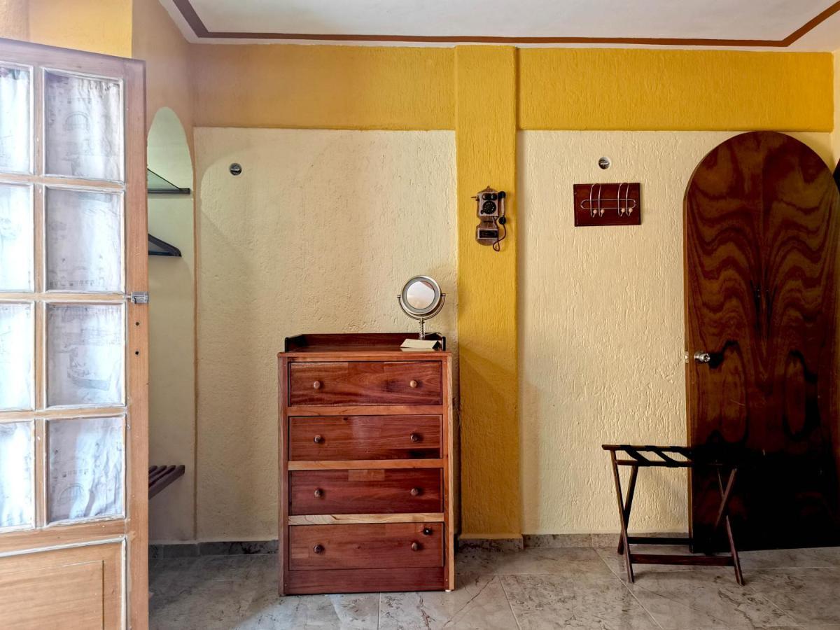 Hotel Casa Mallorca Канкун Экстерьер фото