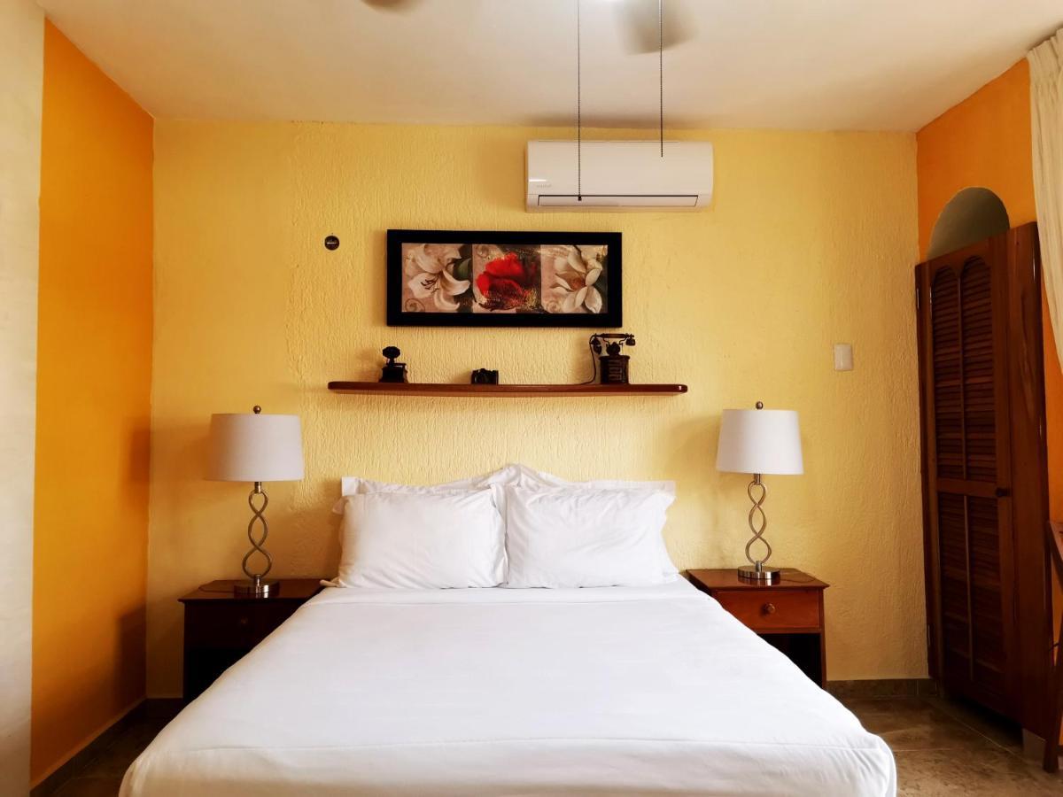 Hotel Casa Mallorca Канкун Экстерьер фото