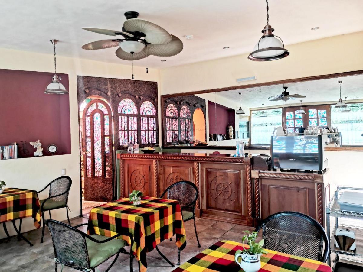 Hotel Casa Mallorca Канкун Экстерьер фото