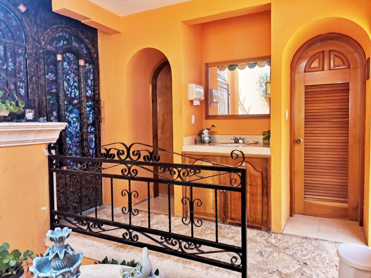 Hotel Casa Mallorca Канкун Экстерьер фото