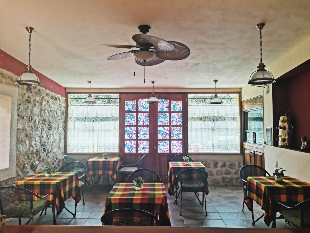 Hotel Casa Mallorca Канкун Экстерьер фото