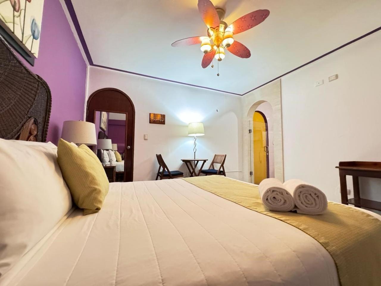 Hotel Casa Mallorca Канкун Экстерьер фото
