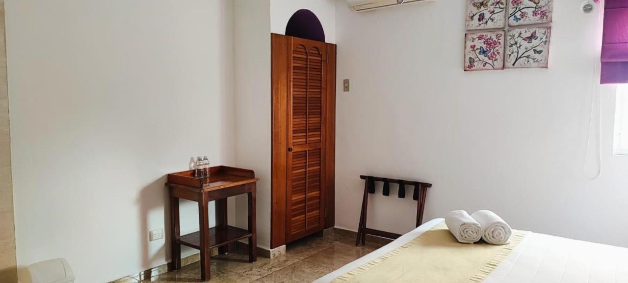 Hotel Casa Mallorca Канкун Экстерьер фото